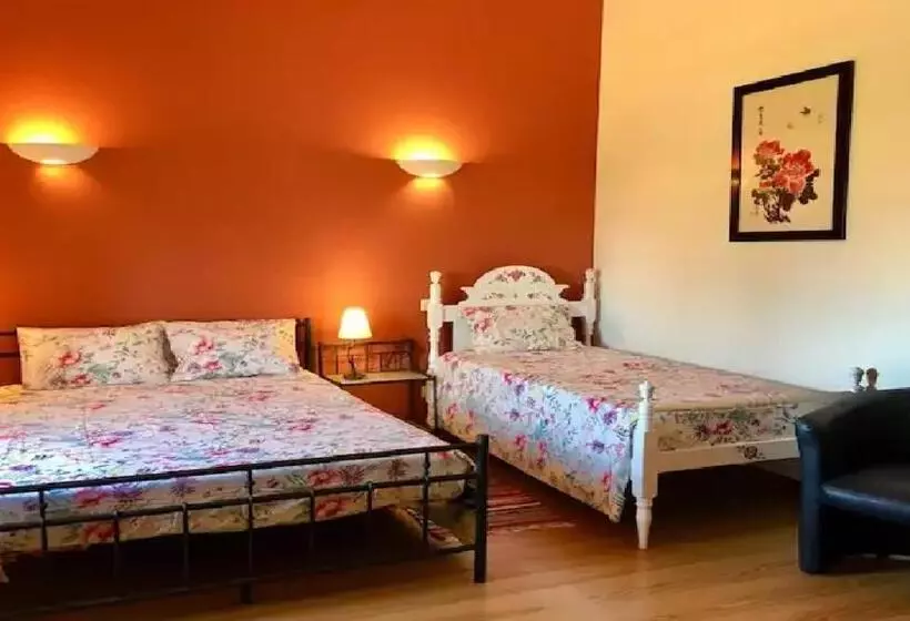 تختخواب و صبحانه Madrugada