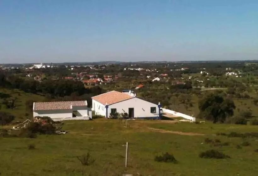 تختخواب و صبحانه Madrugada