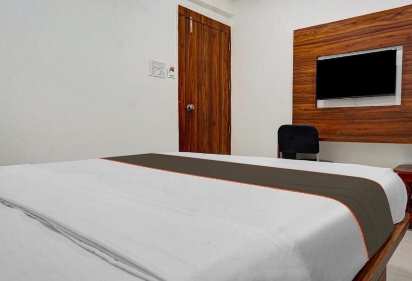 Hotel Collection O Sathvik Executive