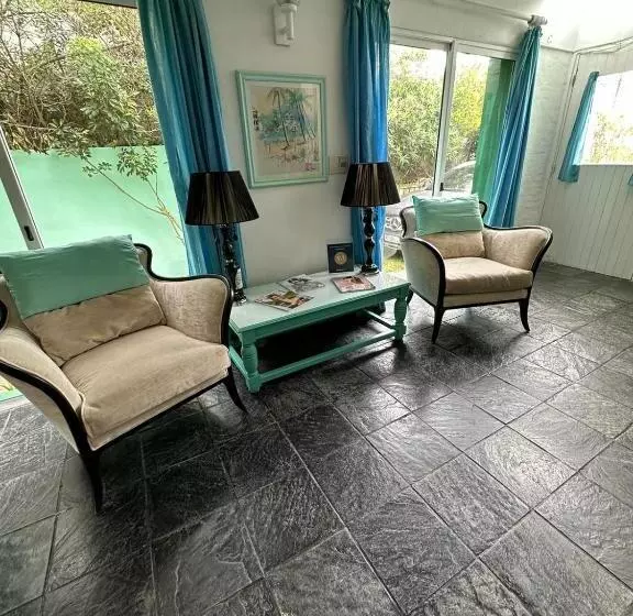 هتل Donatella Mare Art