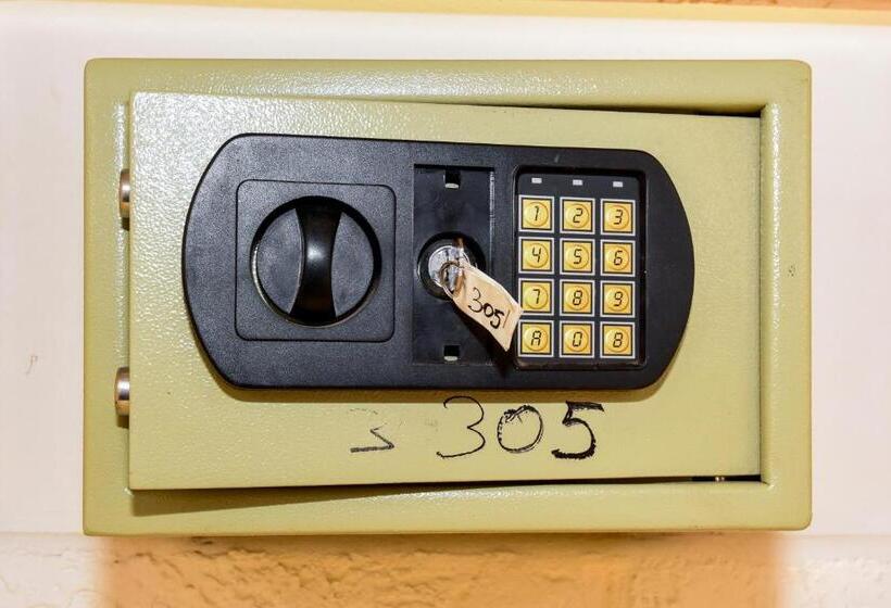 هتل Hôtel Séréna Akwa Nord