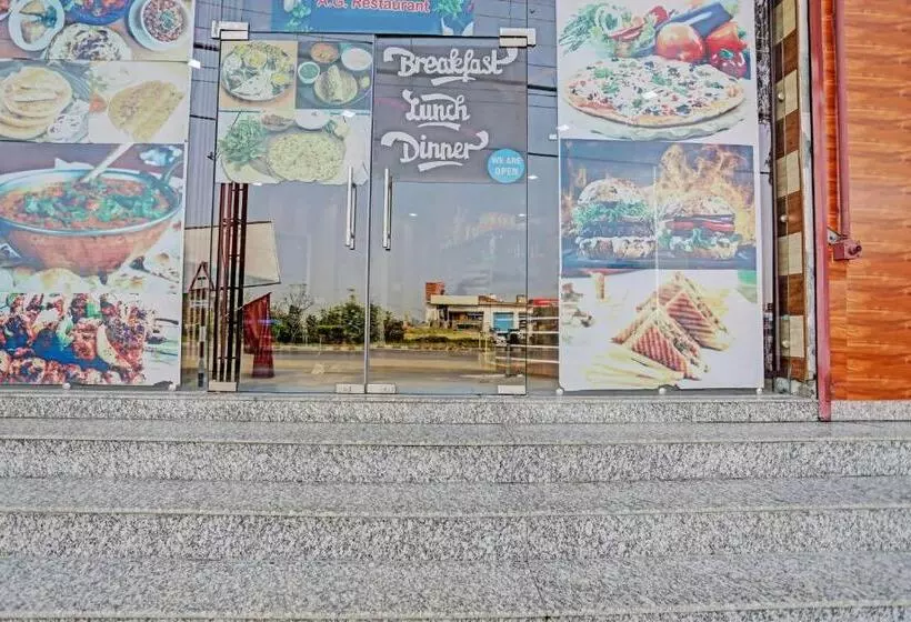 ホテル Oyo Ag