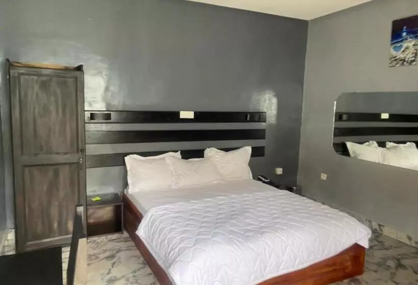 هتل Sunrise Center Bonapriso   102