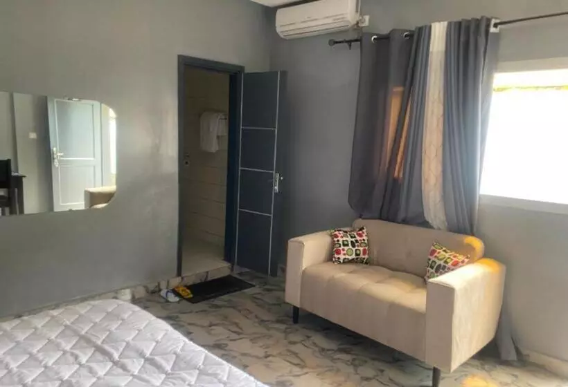 هتل Sunrise Center Bonapriso   102