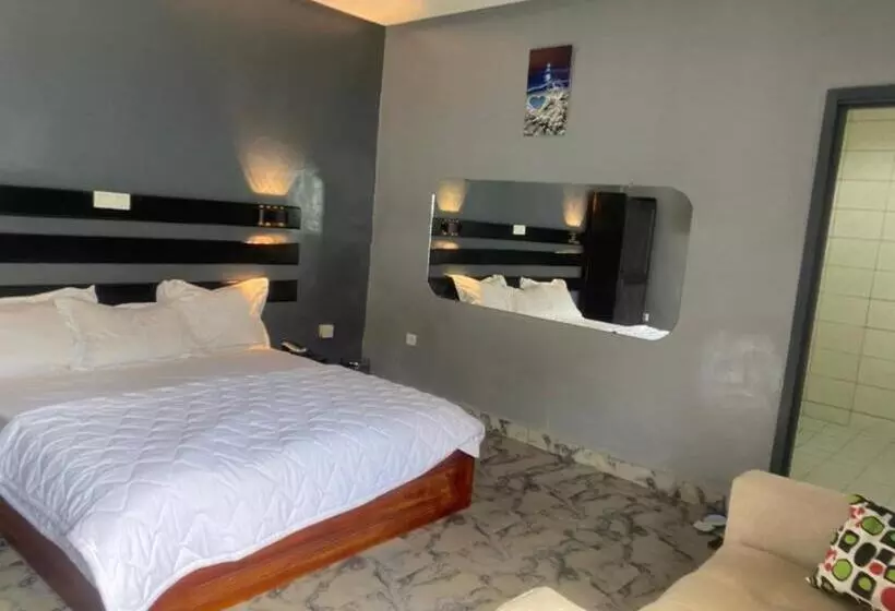 هتل Sunrise Center Bonapriso   102