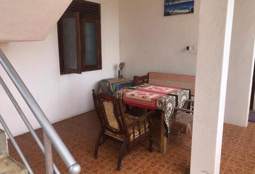 بنسيون Boomerang Una With Free Scooter Bike