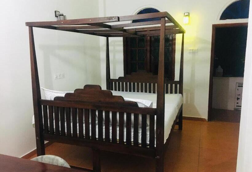 بنسيون Boomerang Una With Free Scooter Bike