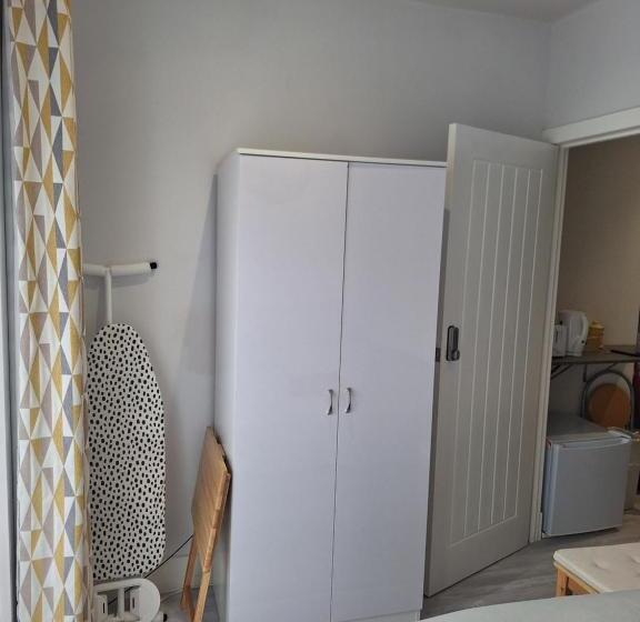 بنسيون Deluxe Single Room Only For One Adult