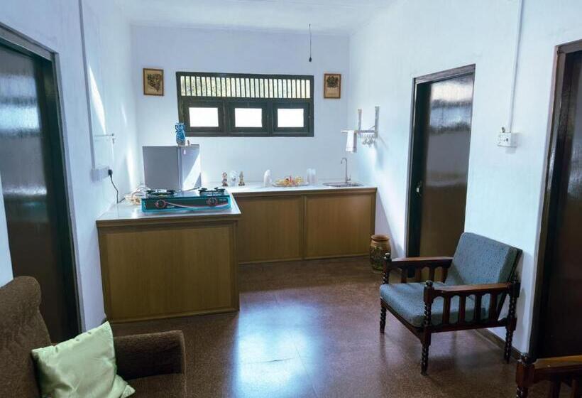 بنسيون Gamini Villa