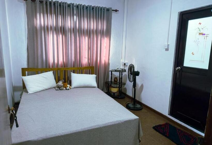 بنسيون Gamini Villa