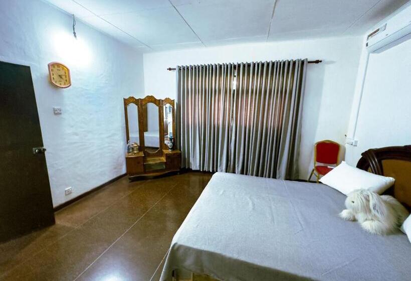 بنسيون Gamini Villa