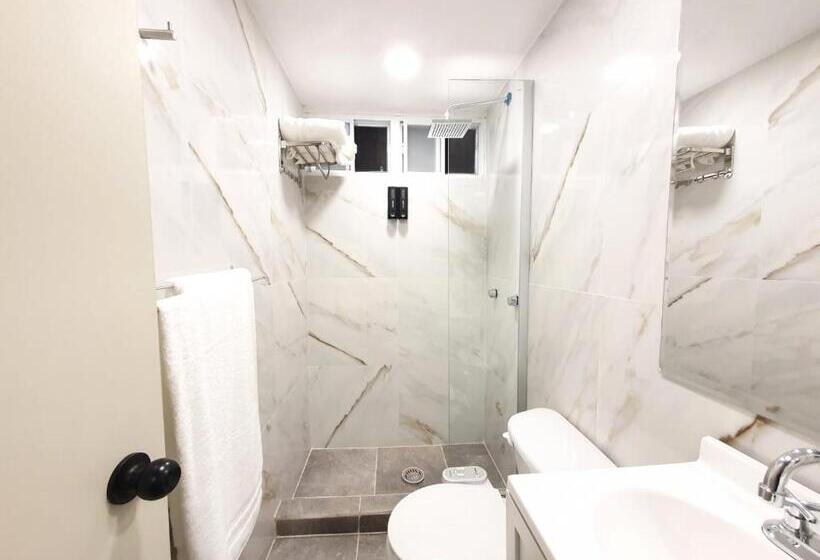 پانسیون Lindas Suites Eugenio Sue