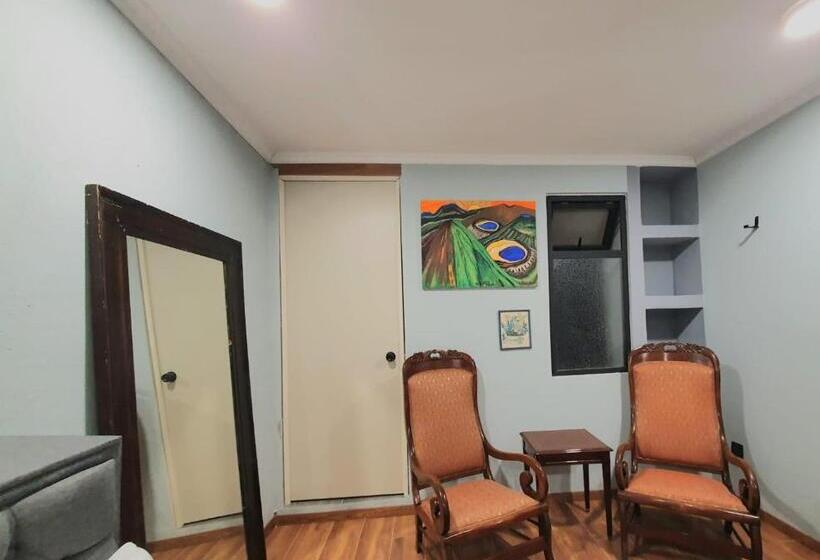 پانسیون Lindas Suites Eugenio Sue