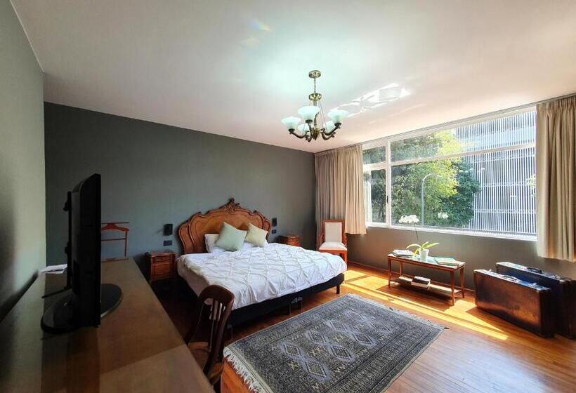 پانسیون Lindas Suites Eugenio Sue