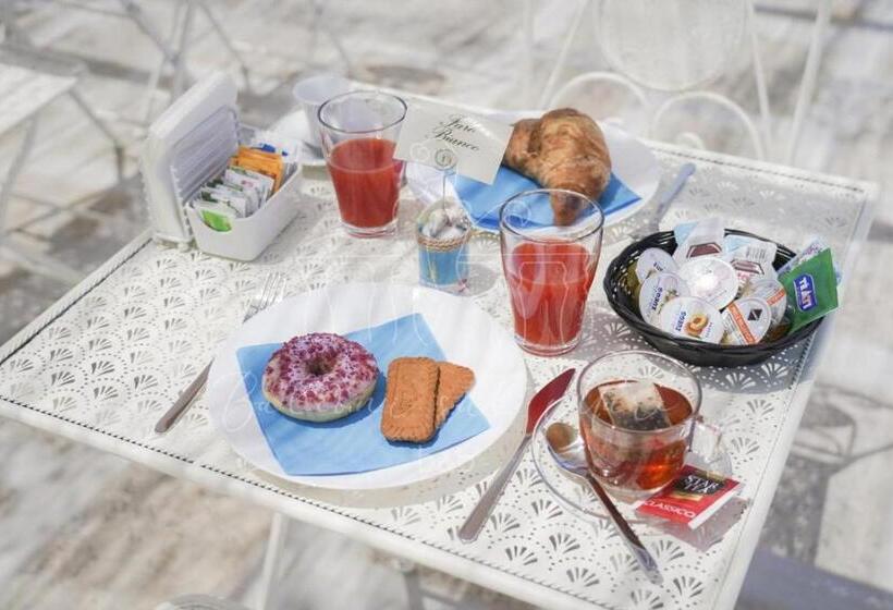 Pansiyon Room In B&b B&b Balconi Sul Mare Deluxe Room With Hydromassage La Spiaggetta