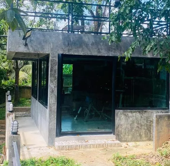 Majatalo Treeside Guest House Resort