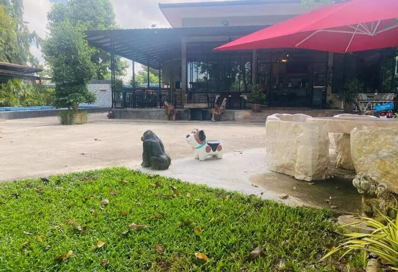 Majatalo Treeside Guest House Resort