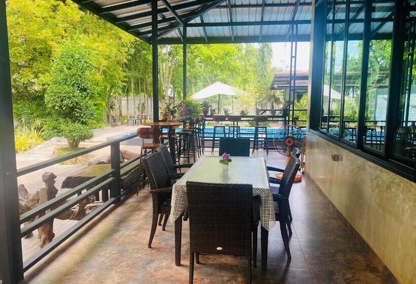 Pensão Treeside Guest House Resort