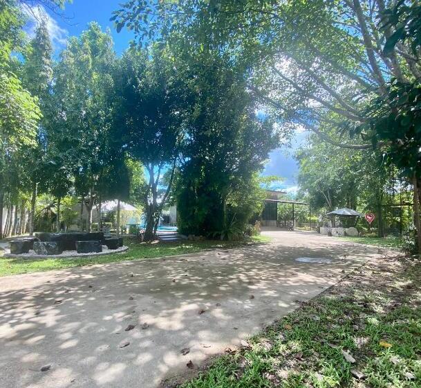 Pensão Treeside Guest House Resort