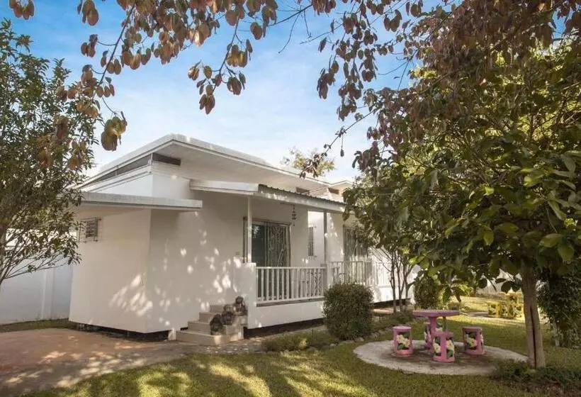 Majatalo Treeside Guest House Resort