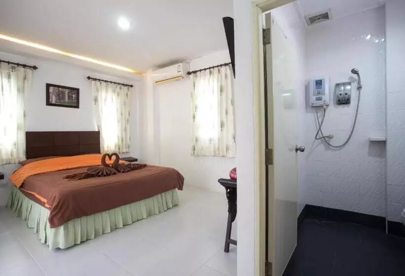 Majatalo Treeside Guest House Resort