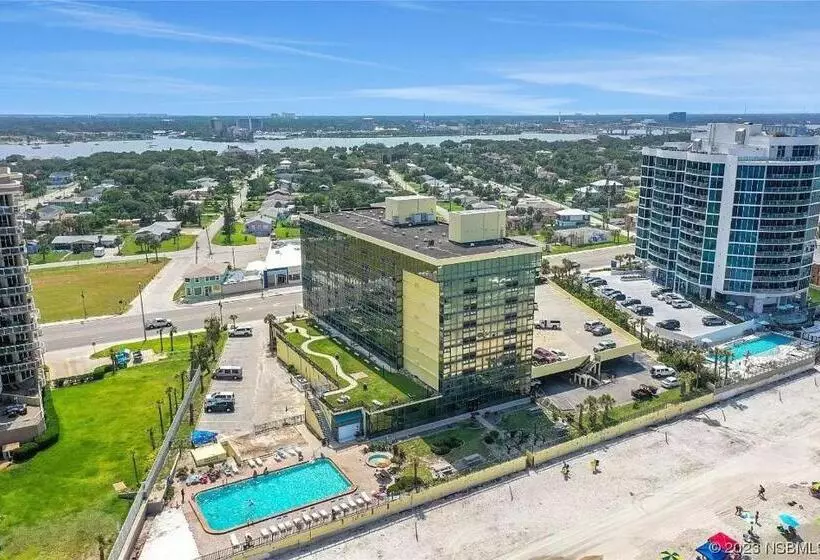 Beautiful Oceanview Condo With 75 Inch Tv