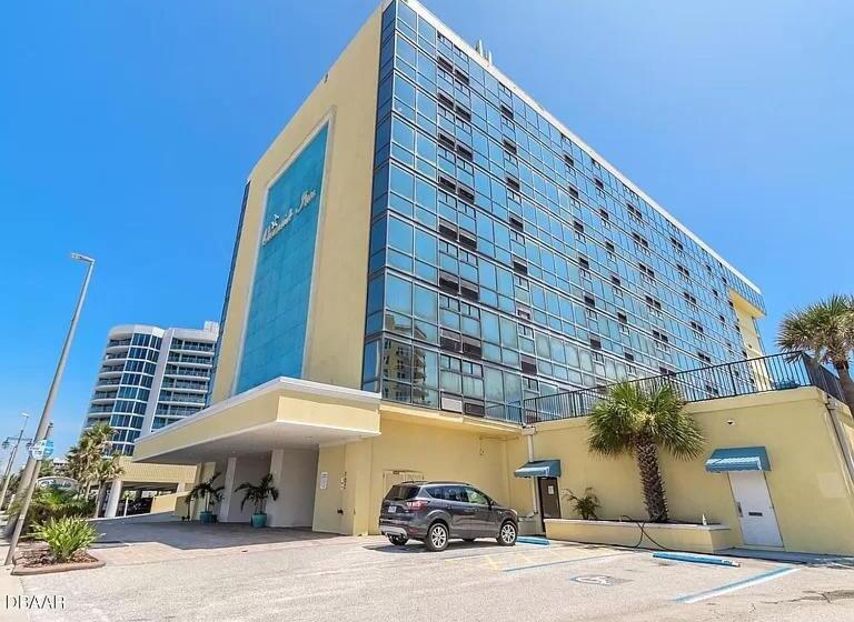 Beautiful Oceanview Condo With 75 Inch Tv