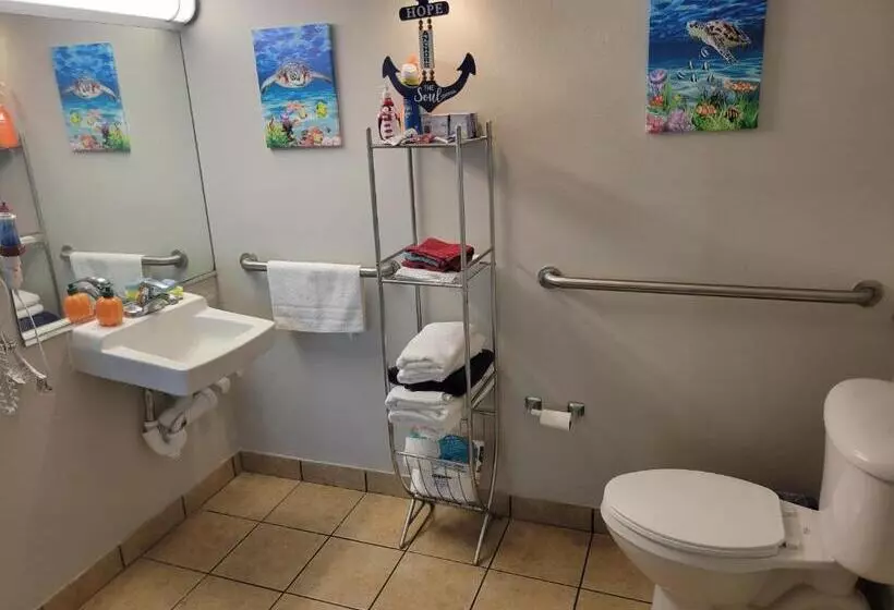 Beautiful Oceanview Condo With 75 Inch Tv