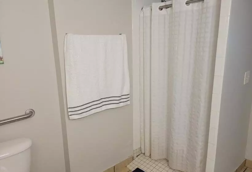 Beautiful Oceanview Condo With 75 Inch Tv