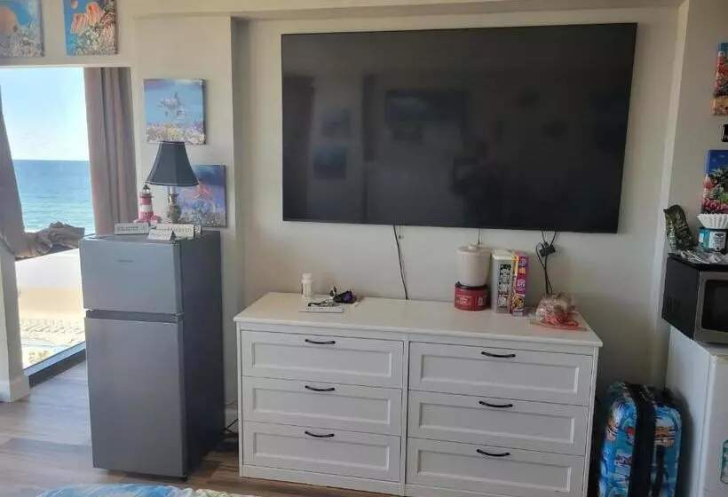 Beautiful Oceanview Condo With 75 Inch Tv