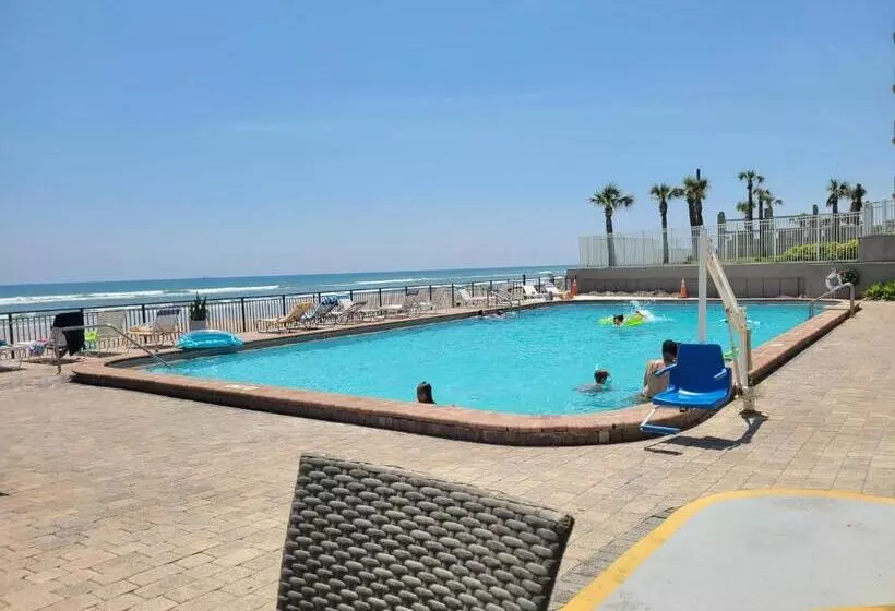 Beautiful Oceanview Condo With 75 Inch Tv