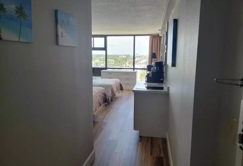 Beautiful Oceanview Condo With 75 Inch Tv