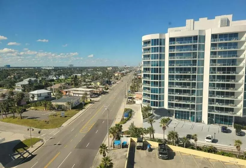 Beautiful Oceanview Condo With 75 Inch Tv