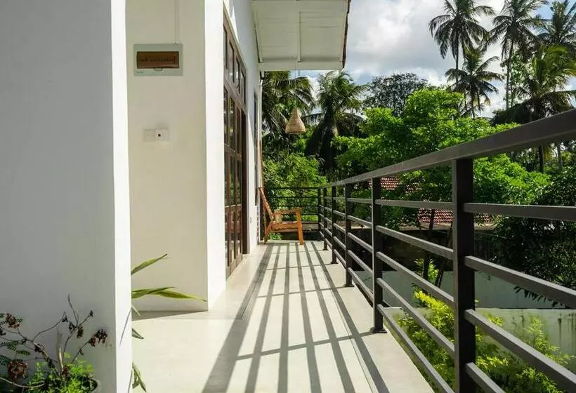 ベッドアンドブレックファースト Marshmellow Surf Villa With Pool   Sri Lanka