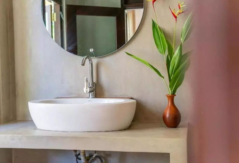 ベッドアンドブレックファースト Marshmellow Surf Villa With Pool   Sri Lanka