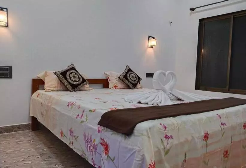 Dhanish Resort