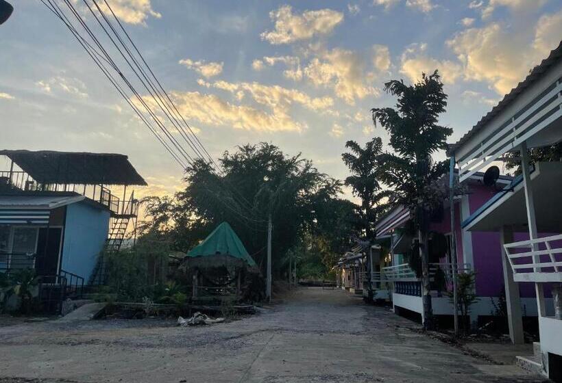 Hotel บุญพน รีสอร์ต Maldives Resort&restaurant