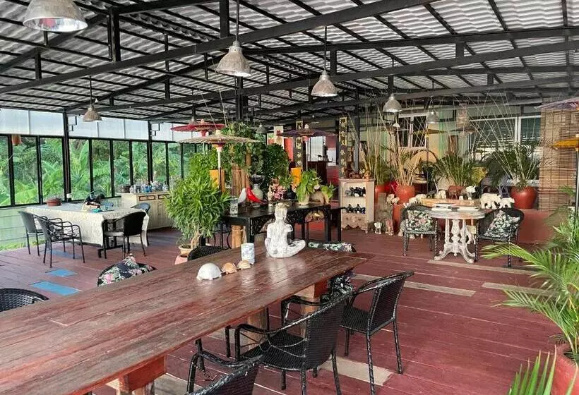 ホテル Blue Indigo Yoga Cambodia