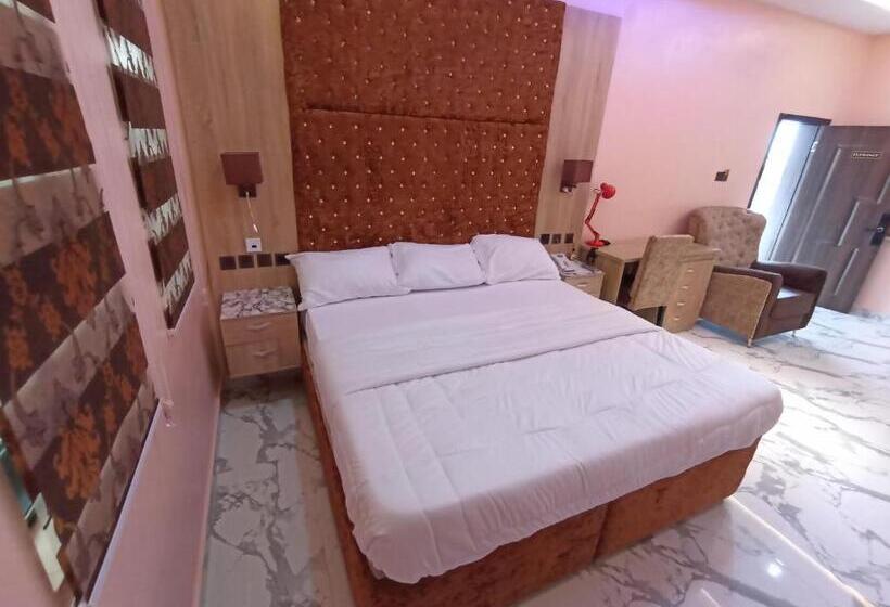 هتل Great God Guest House