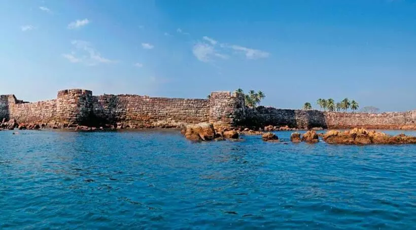 ホテル Sk Malvan