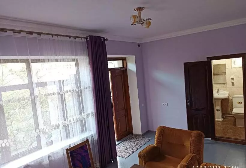 Injir Hostel