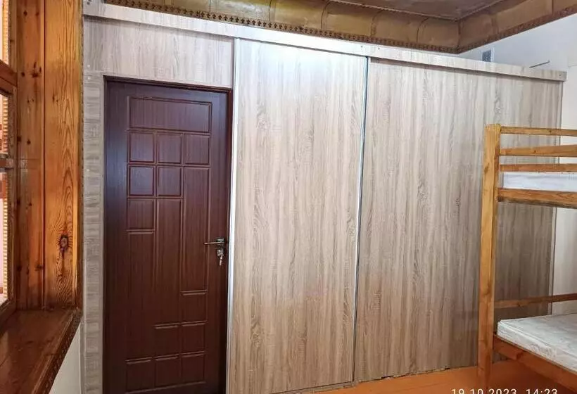 Injir Hostel