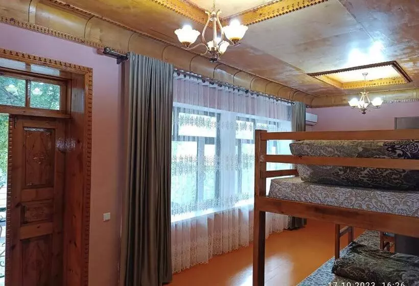Injir Hostel
