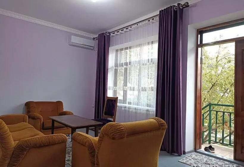Injir Hostel