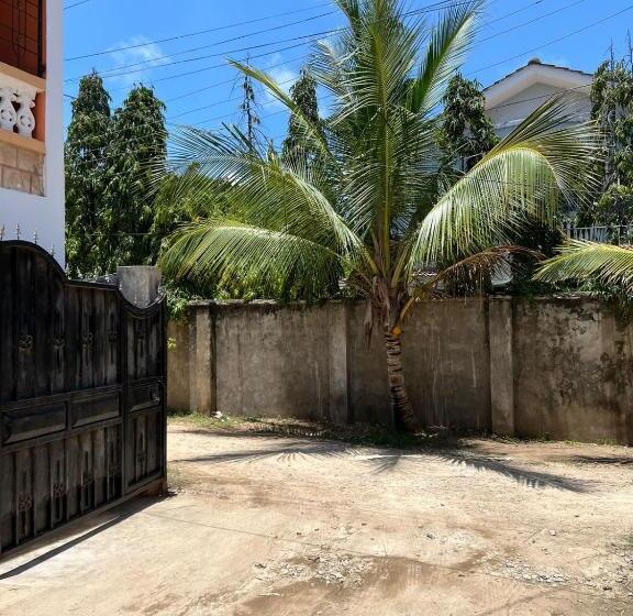 پانسیون Crown Villa Shanzu