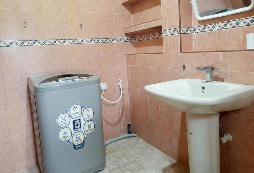 Пансион Leyon Tourist Inn