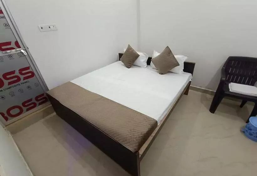 Majatalo Narayanam Guest House