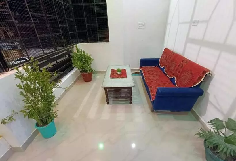 Majatalo Narayanam Guest House
