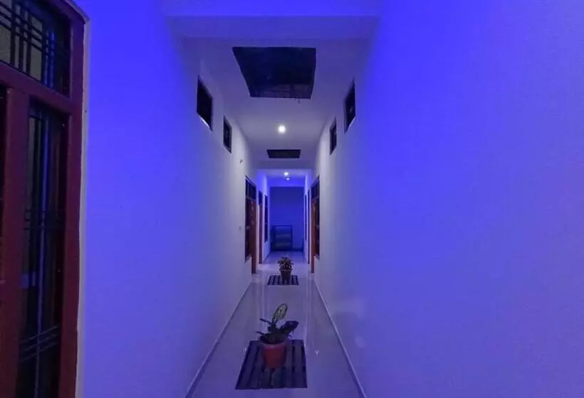 Majatalo Narayanam Guest House