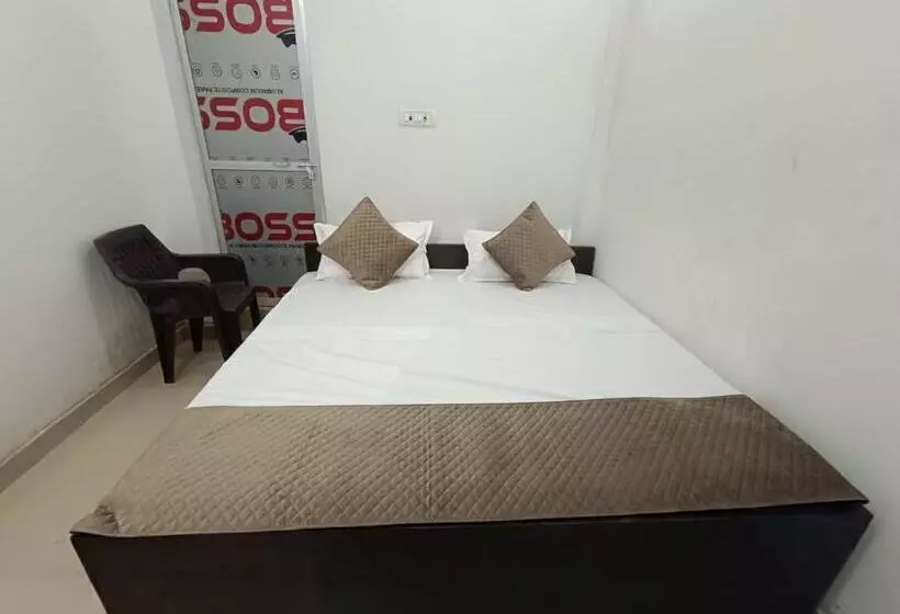 Majatalo Narayanam Guest House